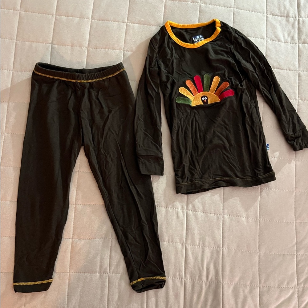 {Kickee Pants} Bamboo Turkey Pajama Set